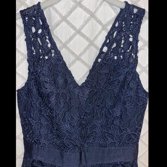 Banana republic navy blue lace style dress. - Picture 4 of 7